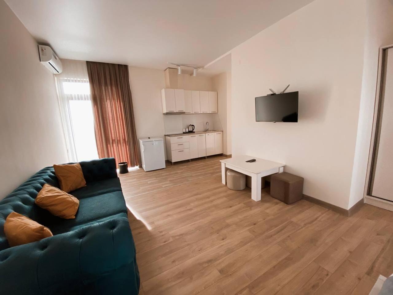 Gg Aparthotel Batumi Exterior foto